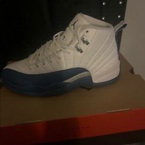Jordan retro 12 french blue